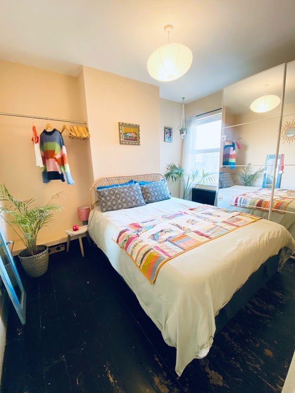 Flat Albert Road in Greater London
