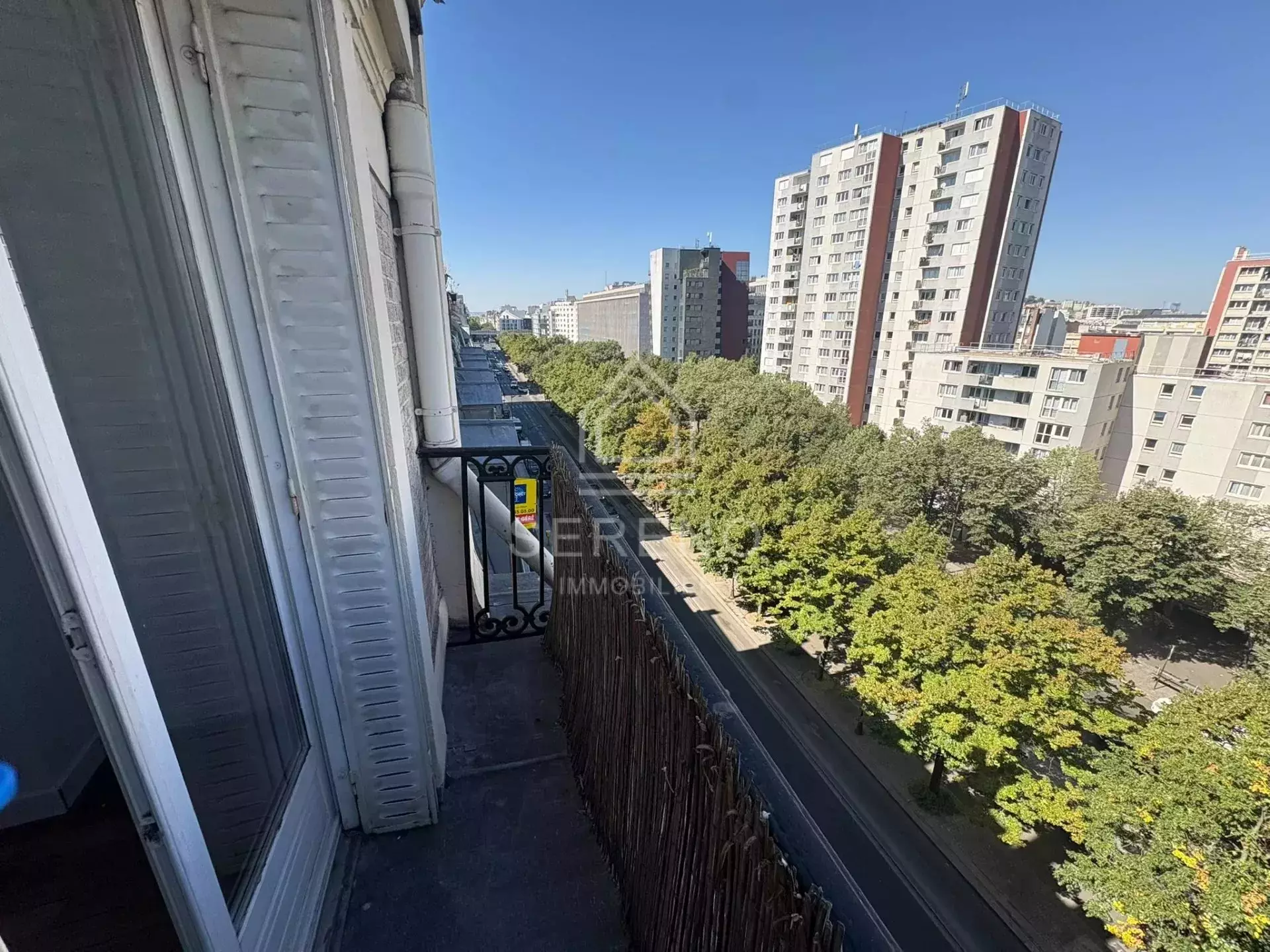 Flat Avenue de Flandre in Paris