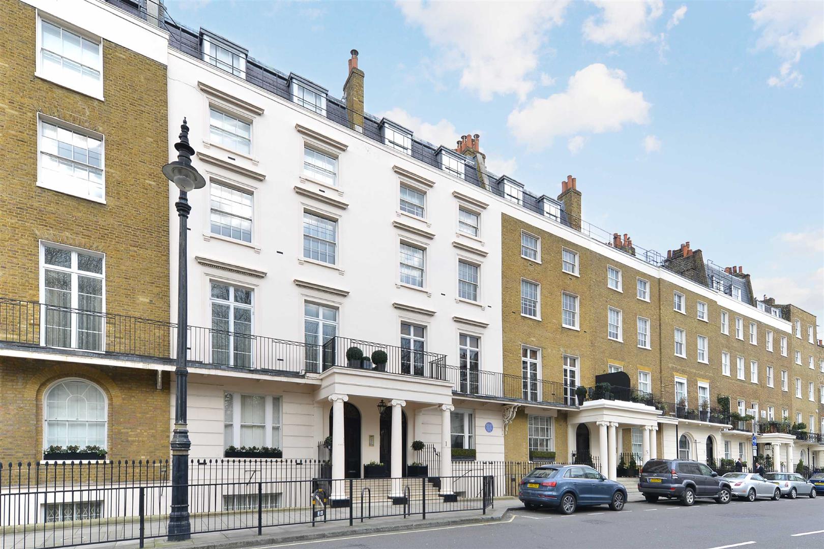 Flat Eaton Square in London