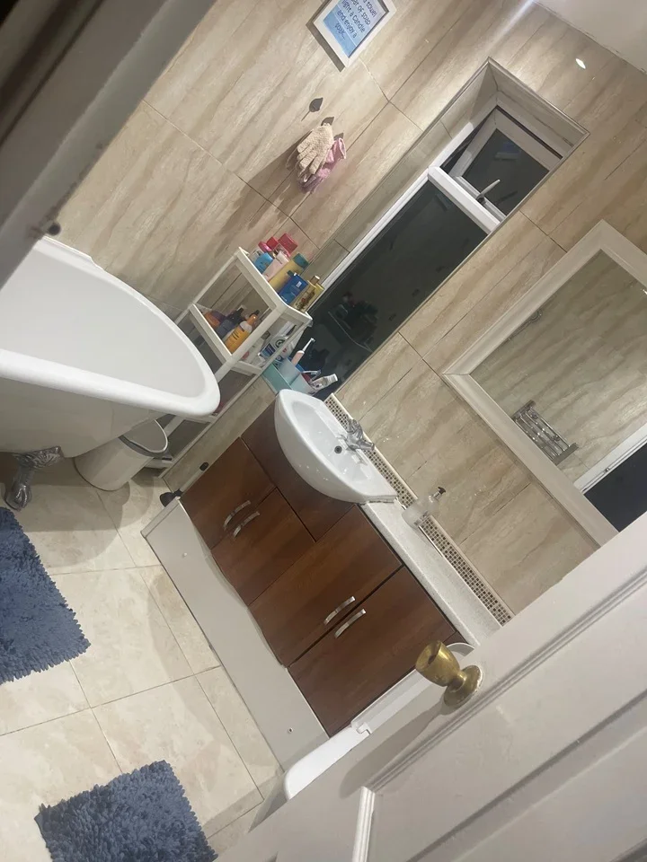Room Awliscombe Road in Greater London