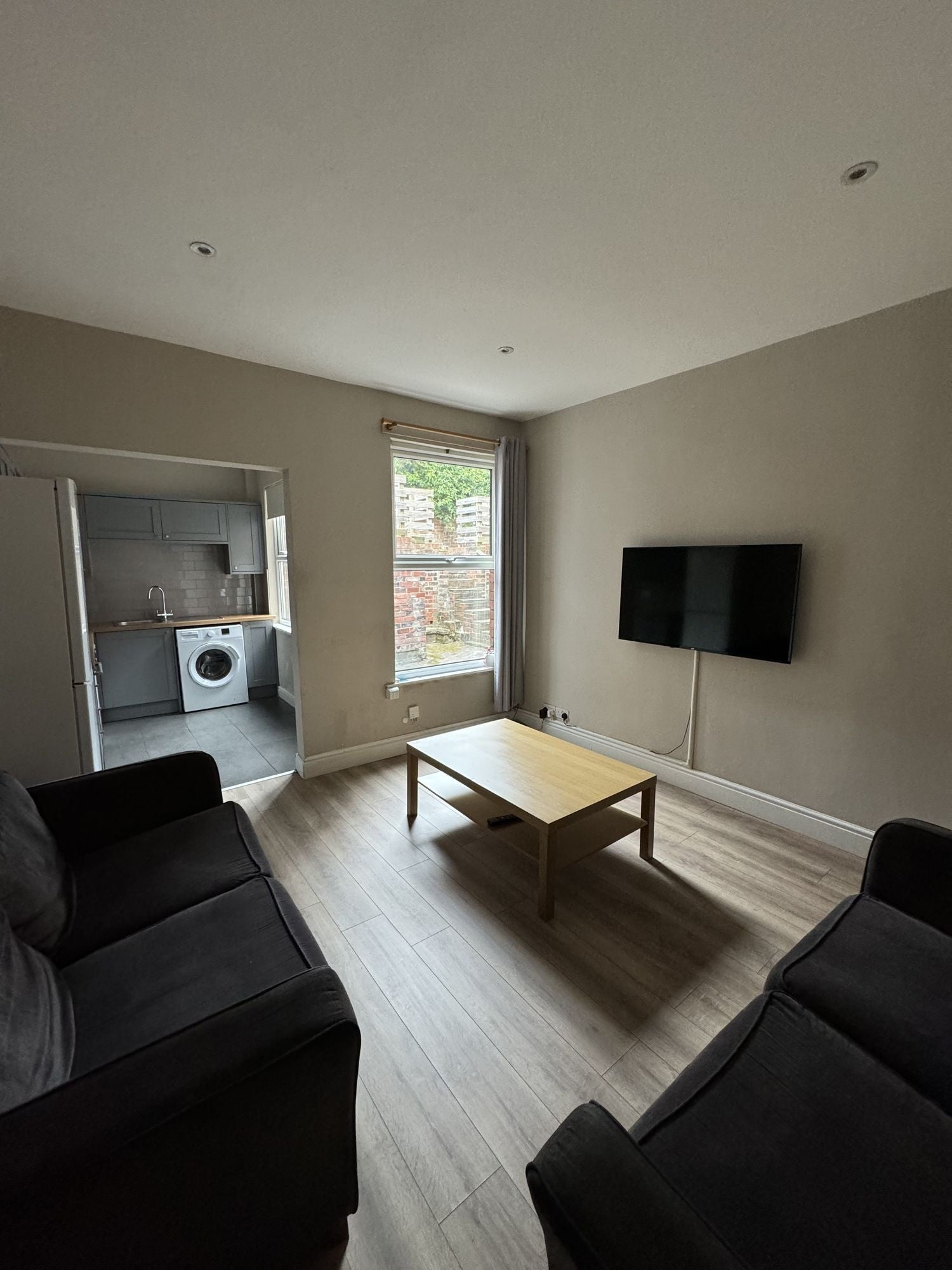 Room Sharrow Vale Road in Sheffield