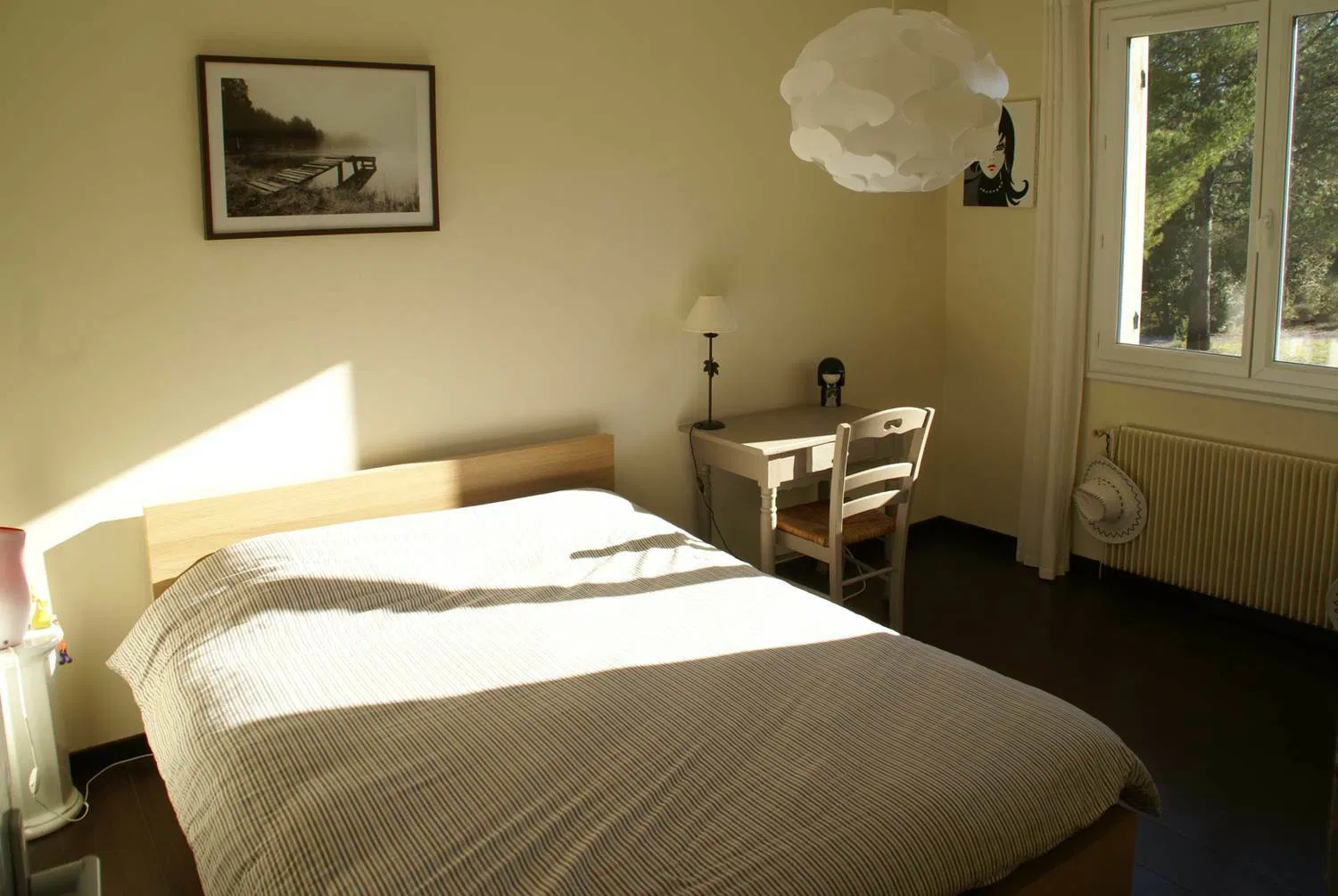 Room Allée des Plans Planets in Fuveau