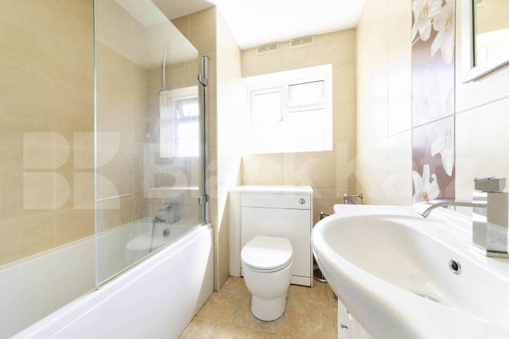 Room Iverson Road in Greater London