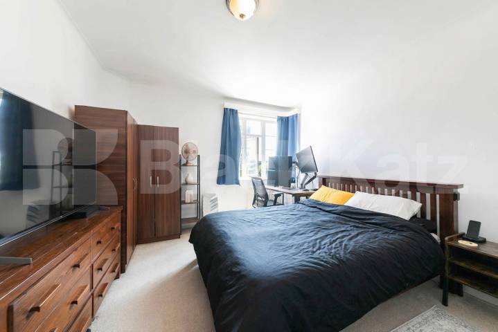 Room Iverson Road in Greater London