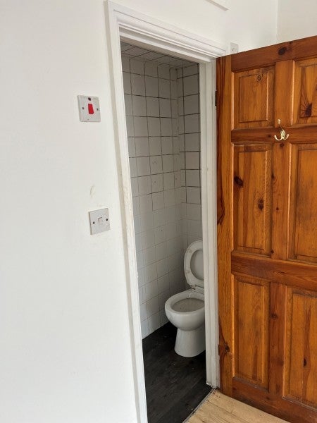 Flat Sidney Avenue in Greater London