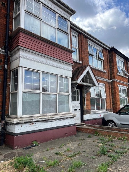 Flat Sidney Avenue in Greater London