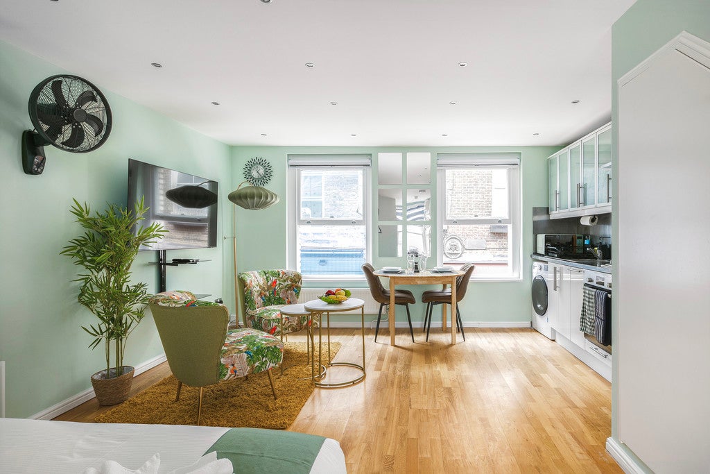Flat Duncan Terrace in Greater London