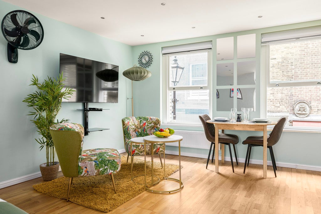 Flat Duncan Terrace in Greater London