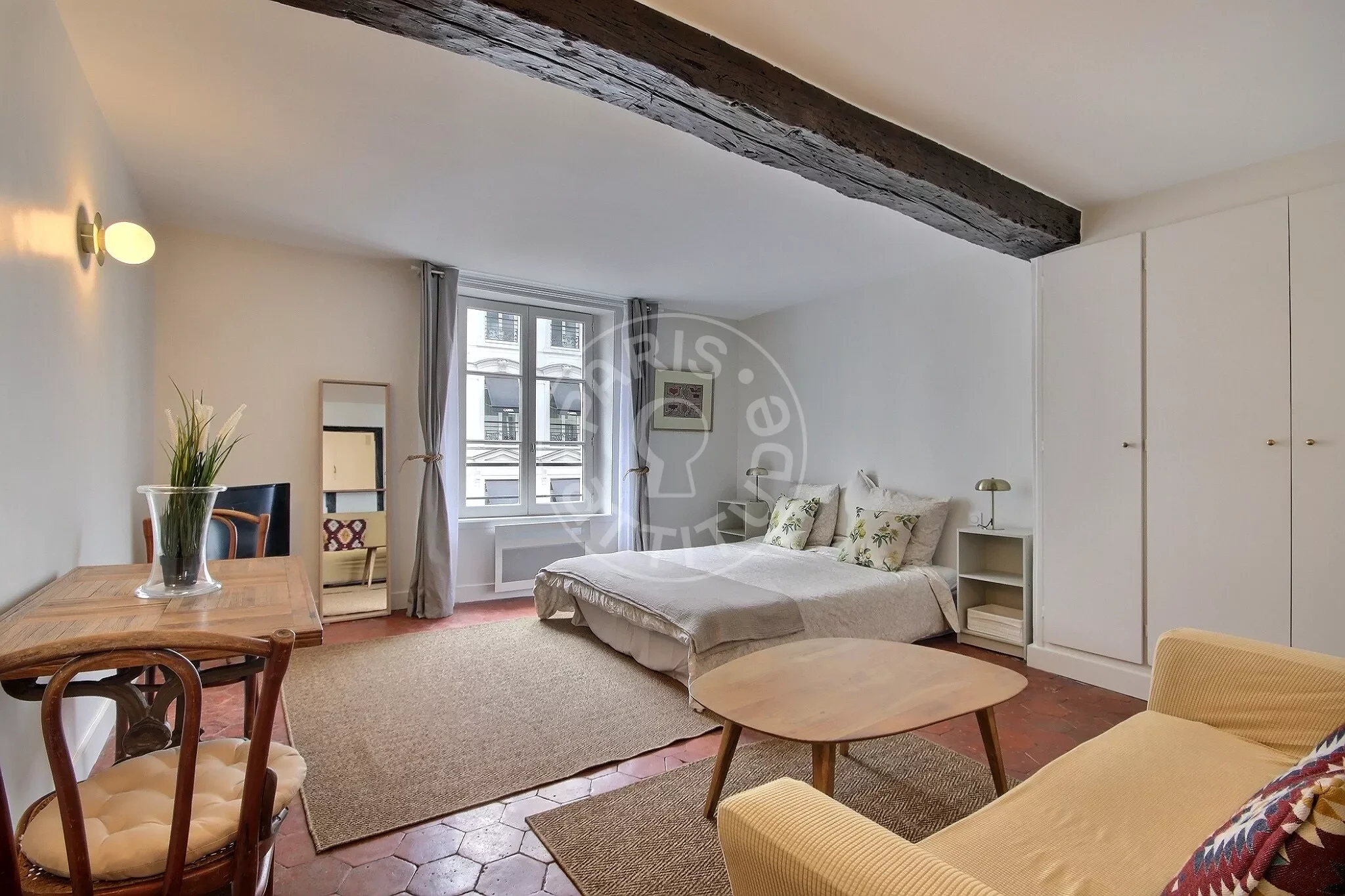 Flat Rue du Faubourg Saint-Honoré in Paris