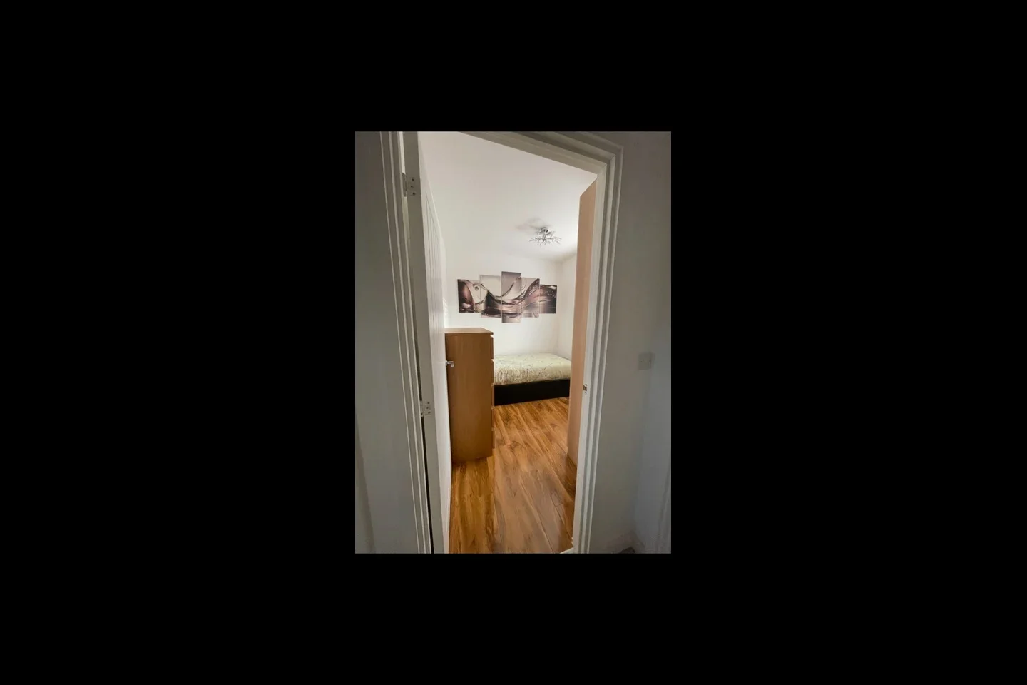 Room Marine Crescent in Greater London