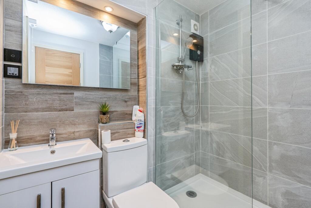 Flat Sentinel Close in Waterlooville