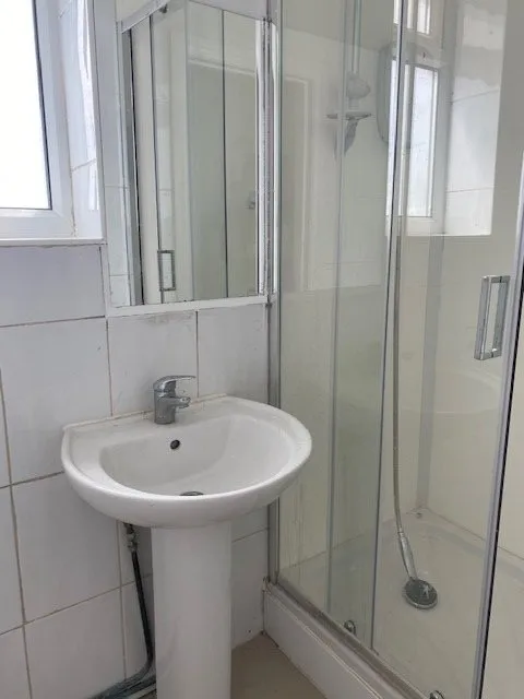 Flat Oakwood Avenue in Greater London