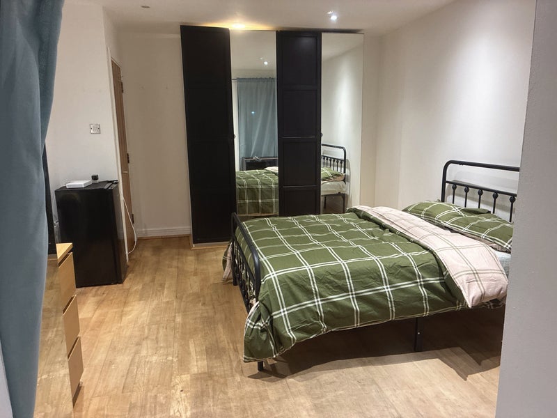 Room High Street in Greater London