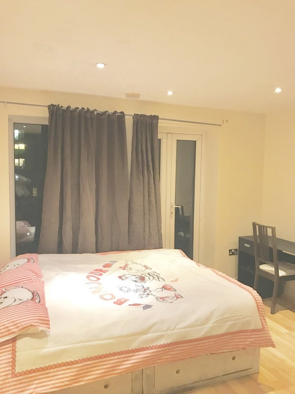 Room High Street in Greater London