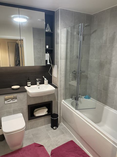 Flat Plum Mews in Greater London
