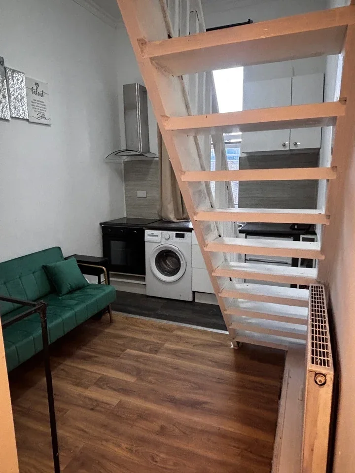 Flat Carlton Vale in Greater London