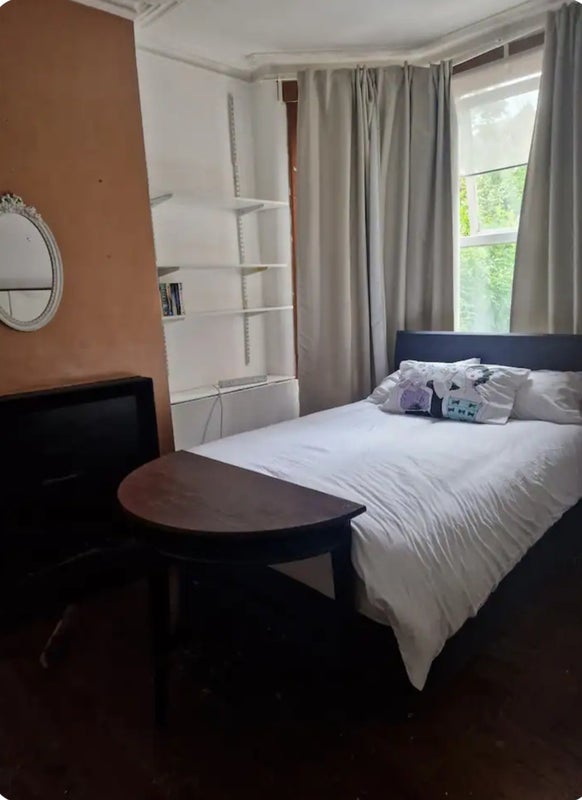 Room Maryland Road in Greater London