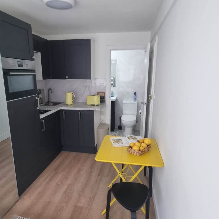 Room Eskdale Close in Greater London
