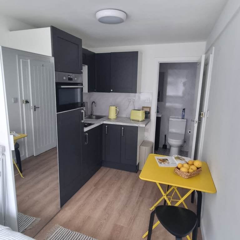 Room Eskdale Close in Greater London