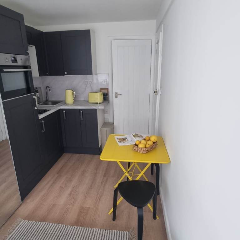 Room Eskdale Close in Greater London