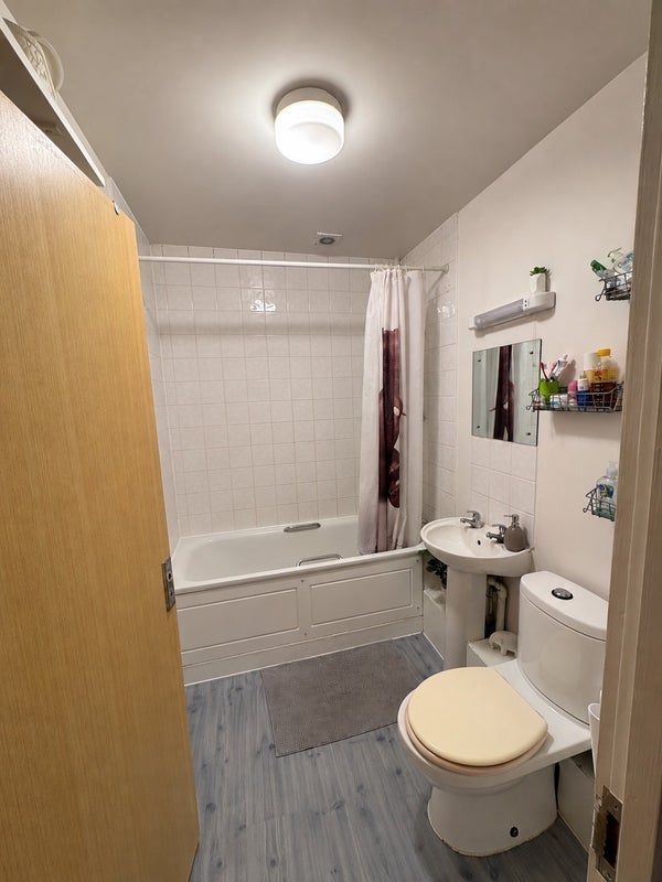 Room Glaucus Street in Greater London