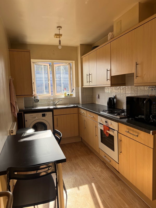 Room Glaucus Street in Greater London