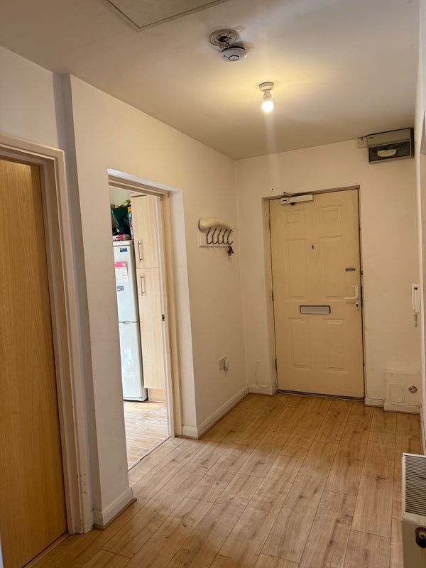 Room Glaucus Street in Greater London