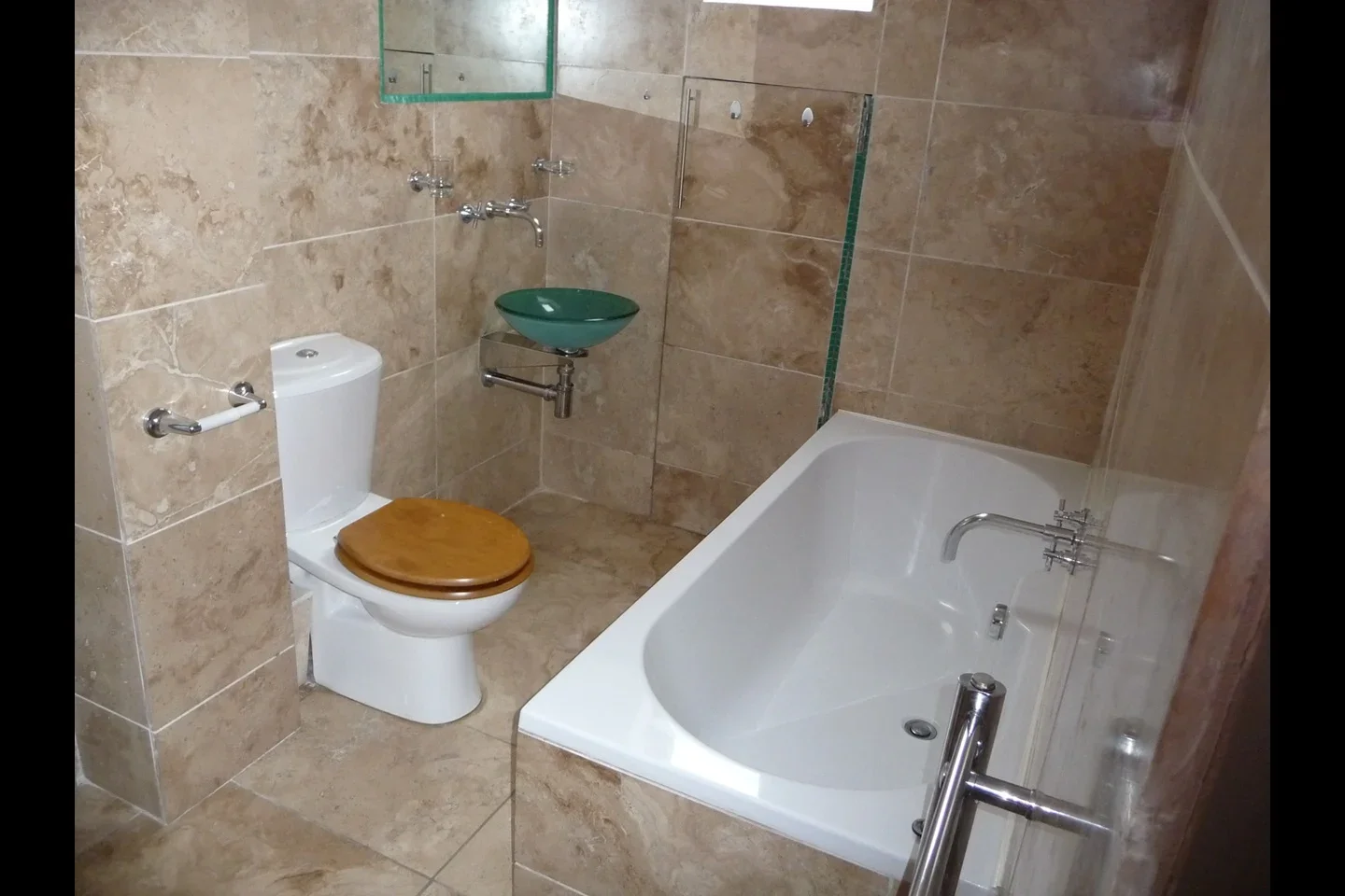 Flat Finchley Road in Greater London