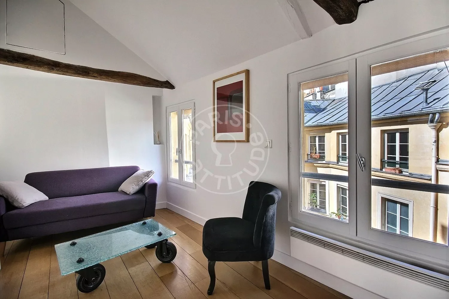 Flat Rue de Chabrol in Paris