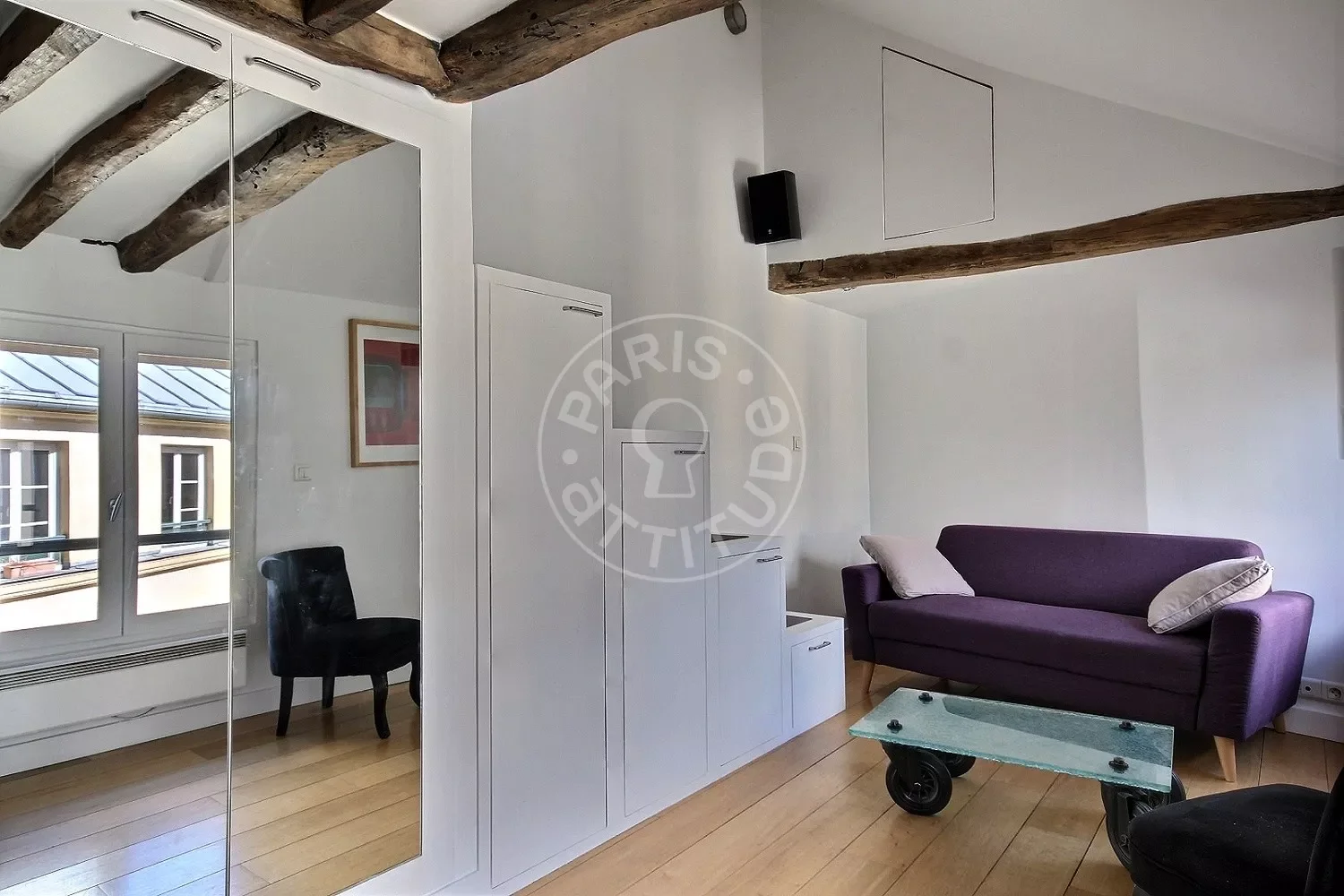 Flat Rue de Chabrol in Paris