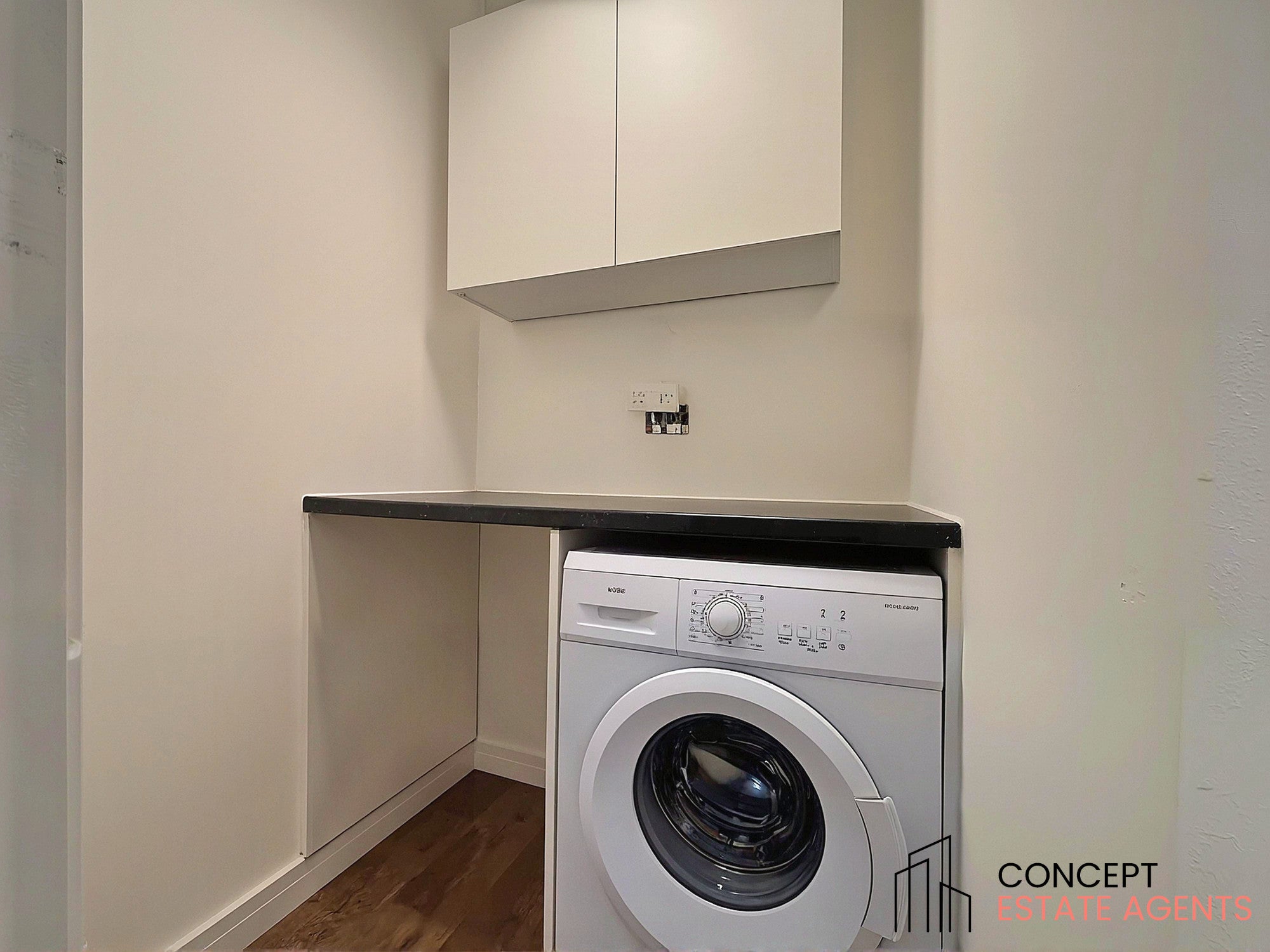 Flat Bakers End in Greater London