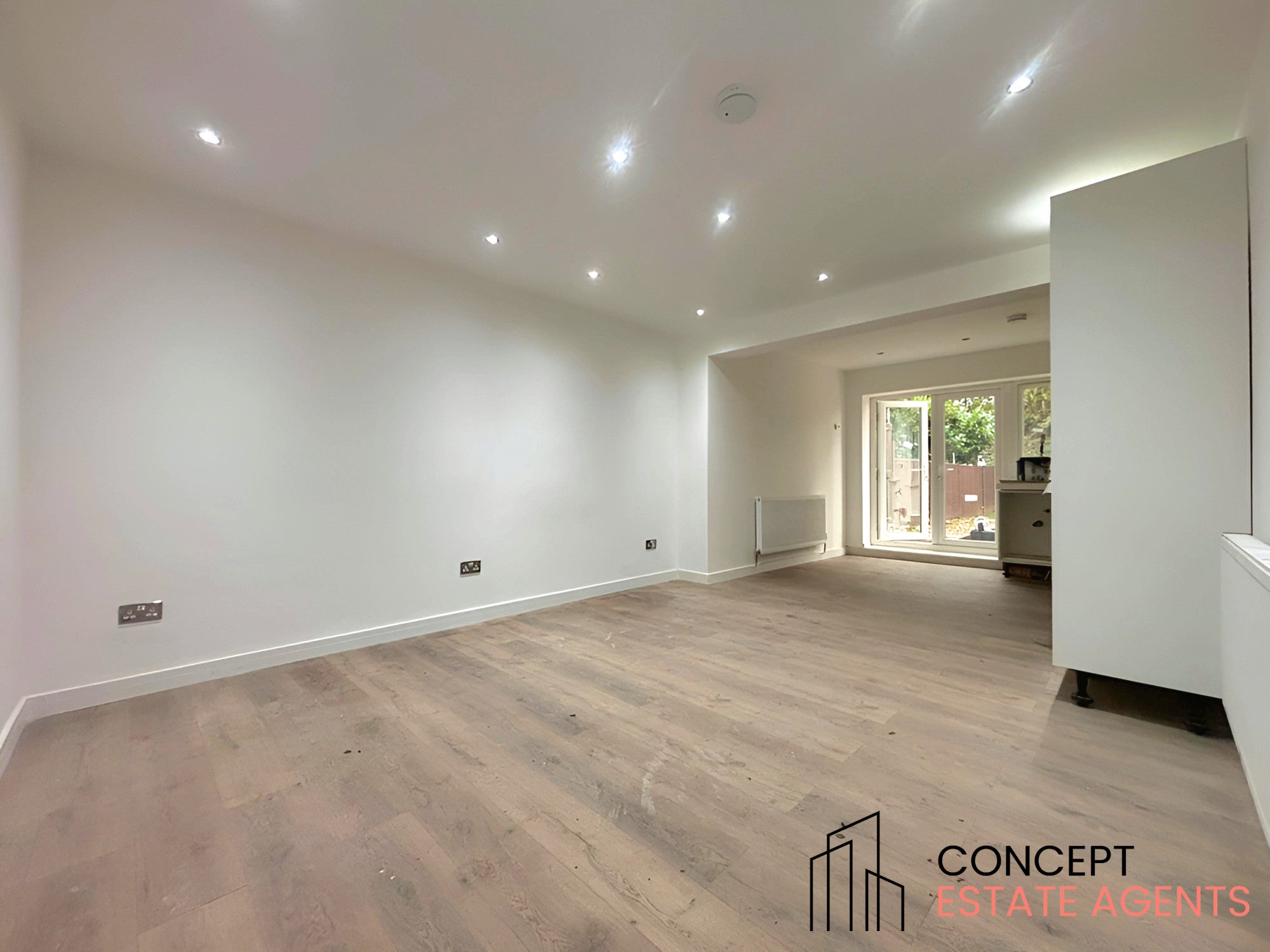 Flat Bakers End in Greater London