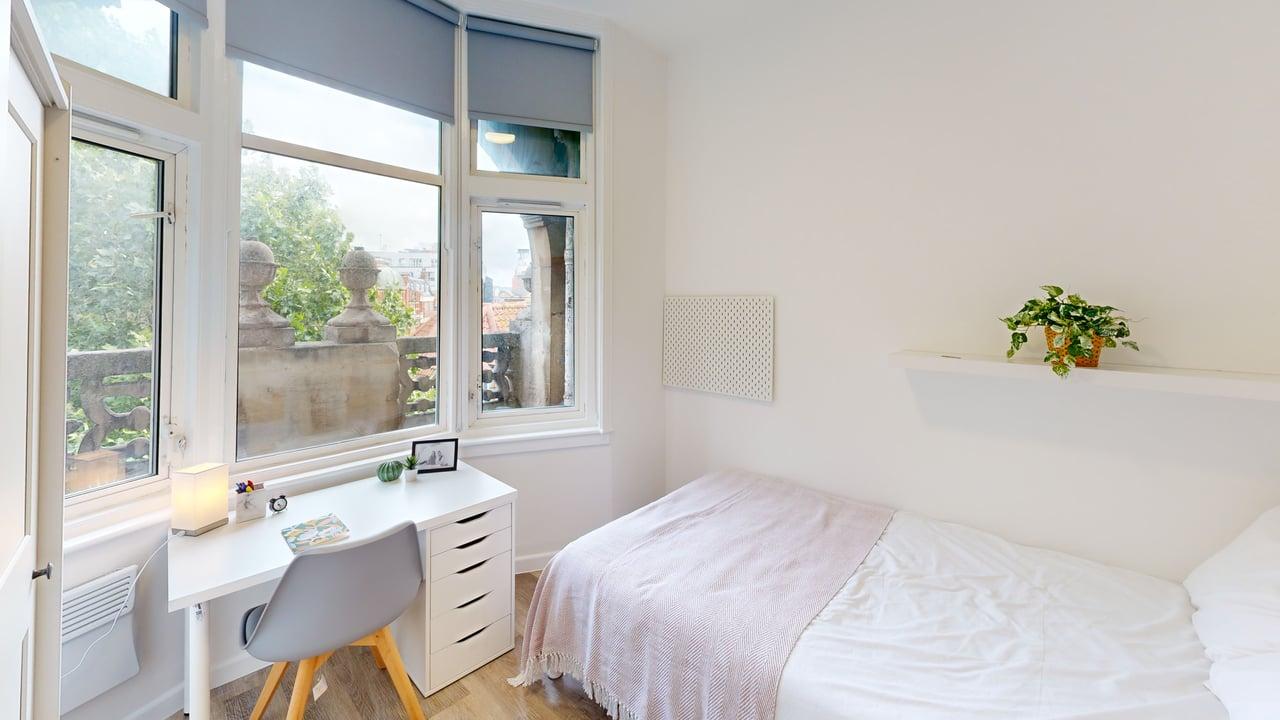 Flat Clare Street in Bristol