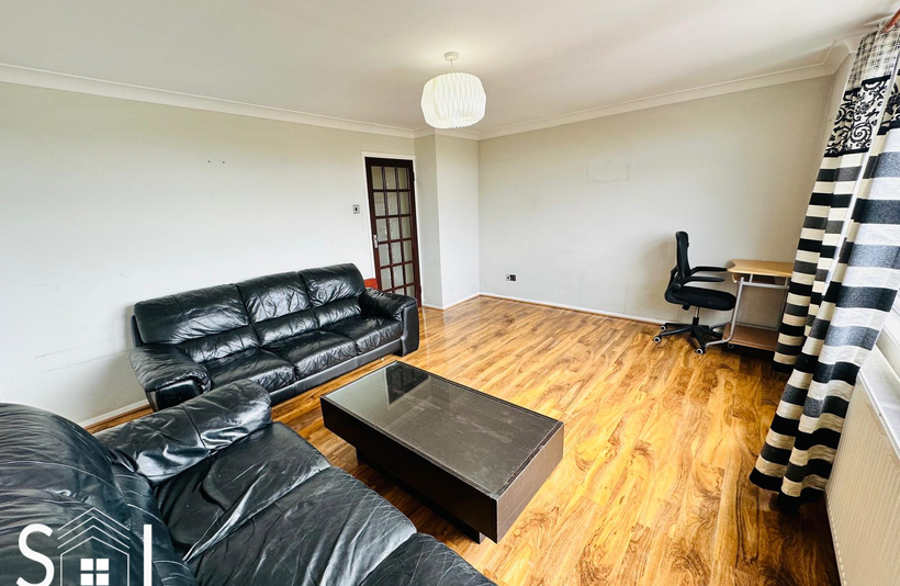 Flat Percy Bryant Road in Sunbury-on-Thames