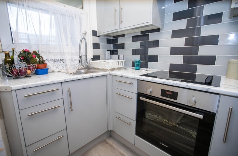 Room Oulton Road in Greater London