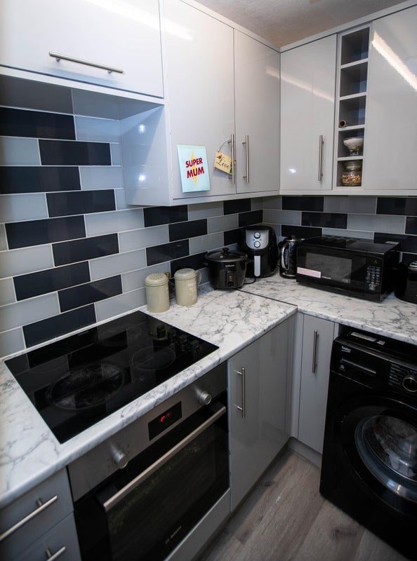 Room Oulton Road in Greater London