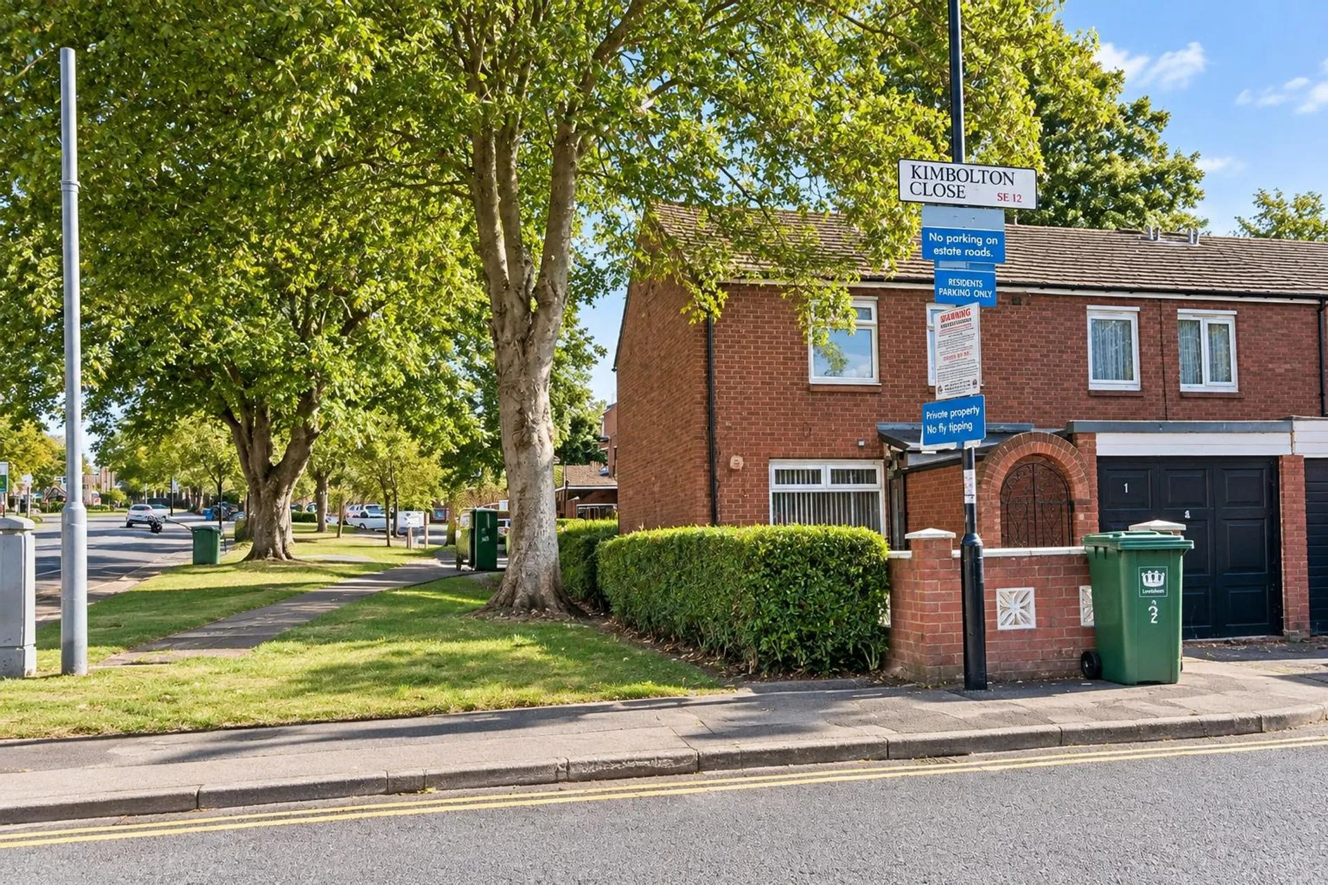 House Kimbolton Close in Greater London