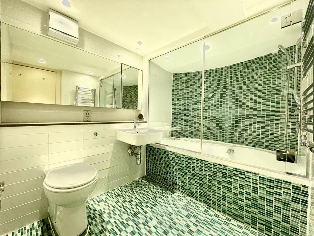 Flat Duke of Wellington Avenue in Greater London