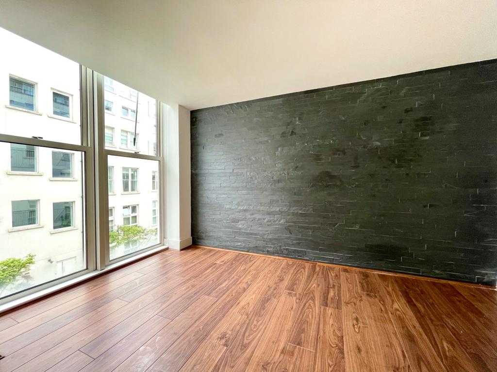 Flat Duke of Wellington Avenue in Greater London