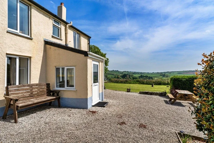 House Lower Middle Hill in Middlehill