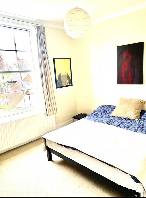 Room King Henry's Road in Greater London