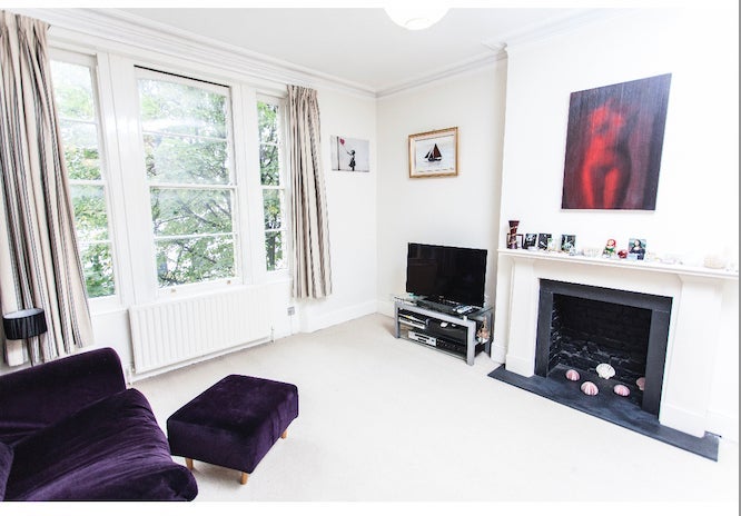 Room King Henry's Road in Greater London