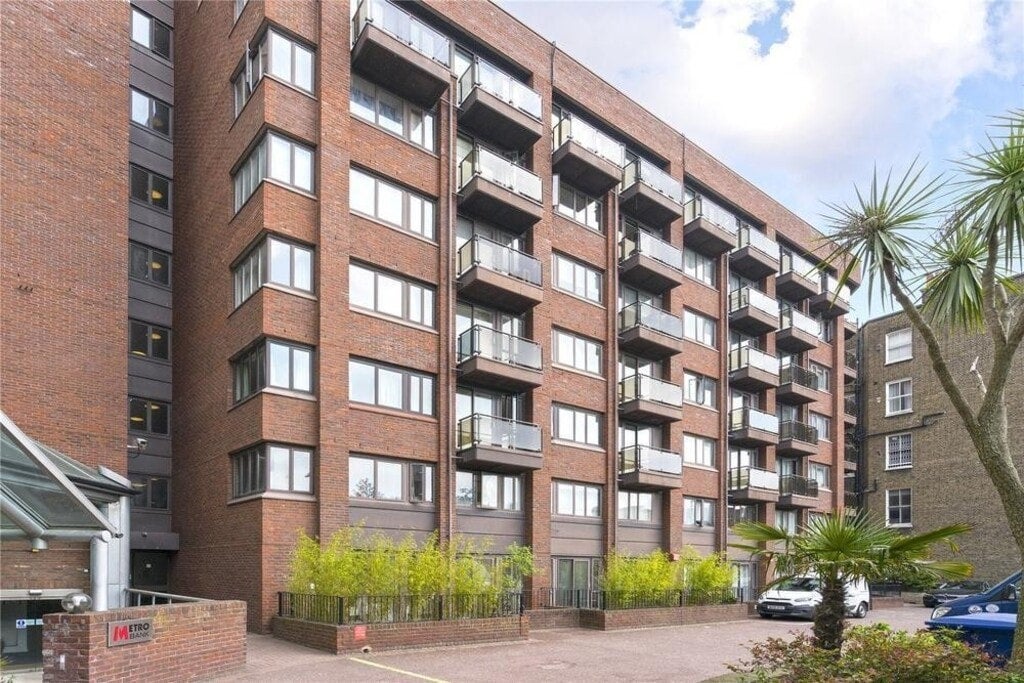 Flat Cromwell Road in Greater London
