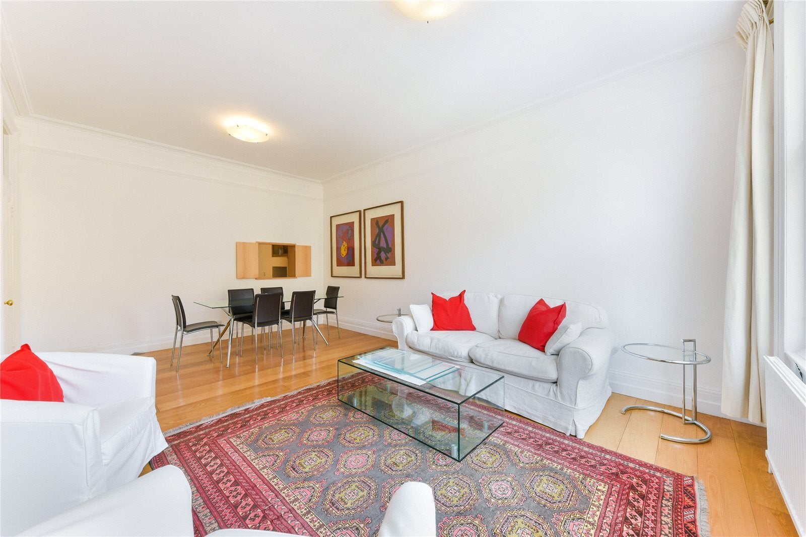 Flat Ridgmount Gardens in Greater London