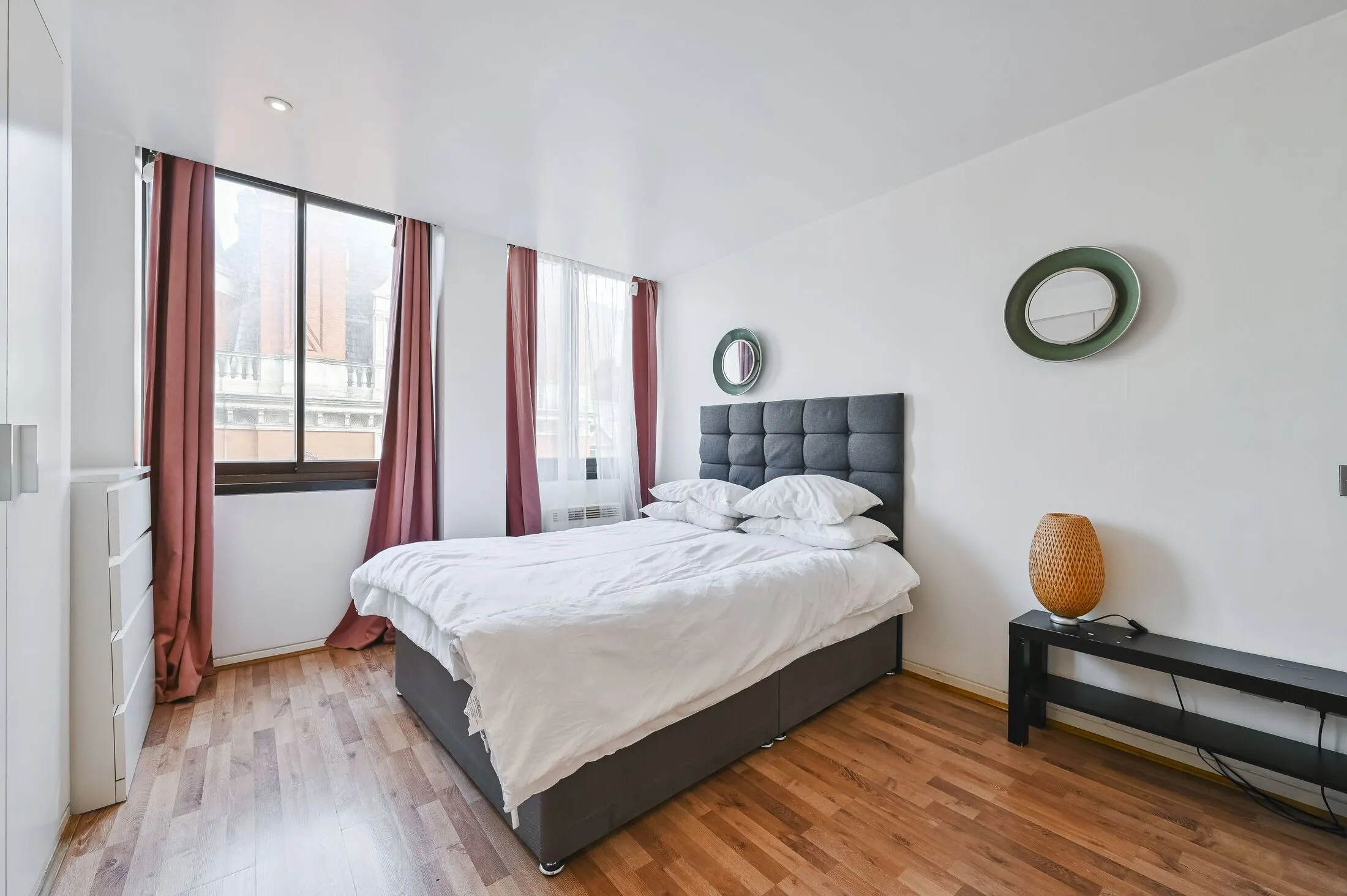 Flat Gilbert Street in City of Westminster