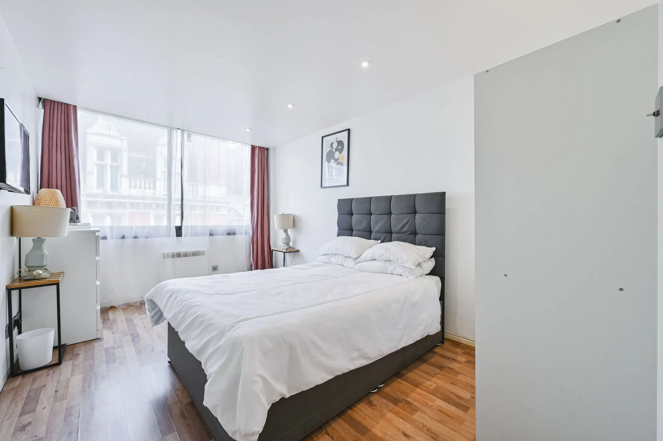 Flat Gilbert Street in City of Westminster