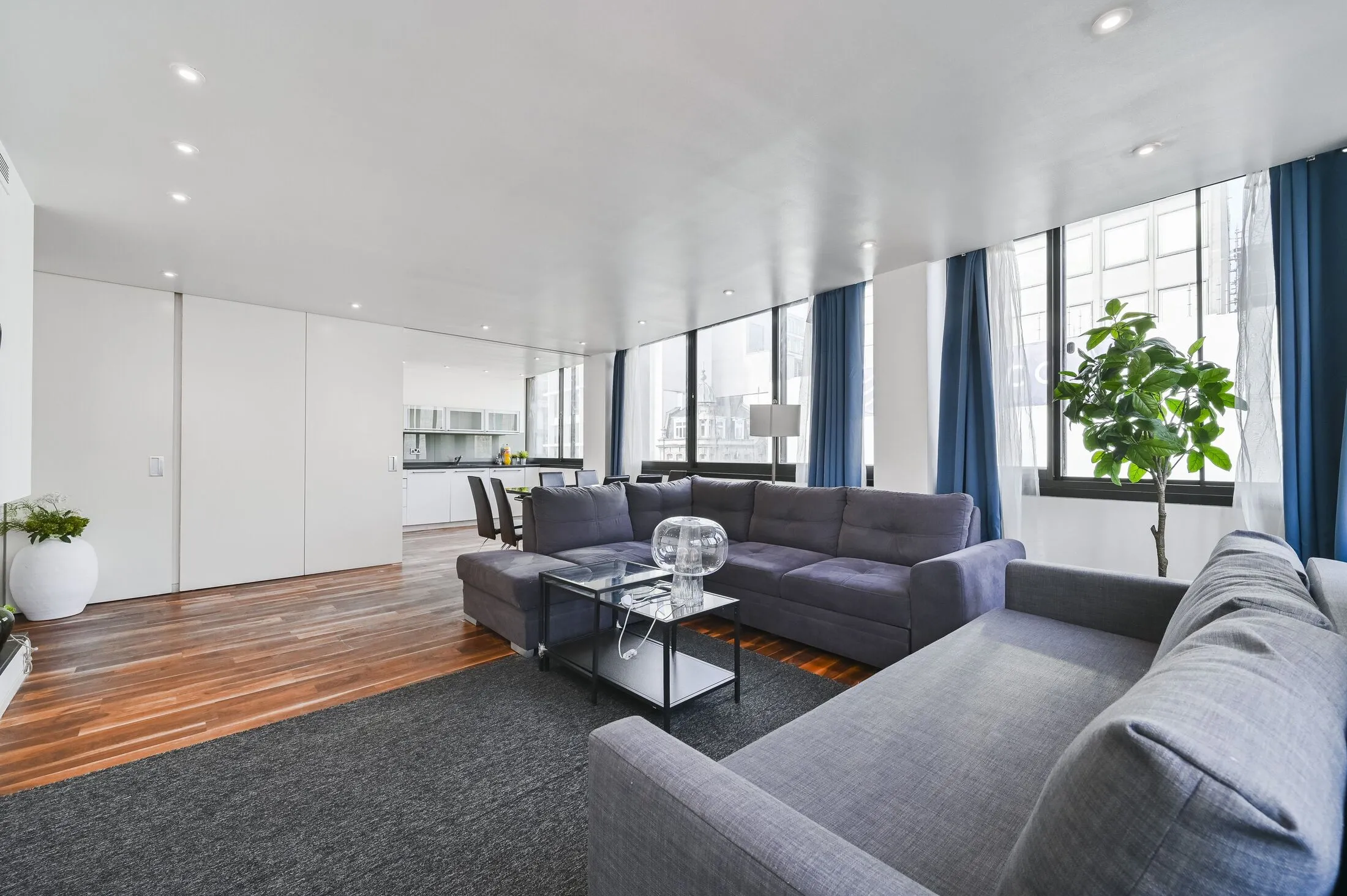 Flat Gilbert Street in City of Westminster