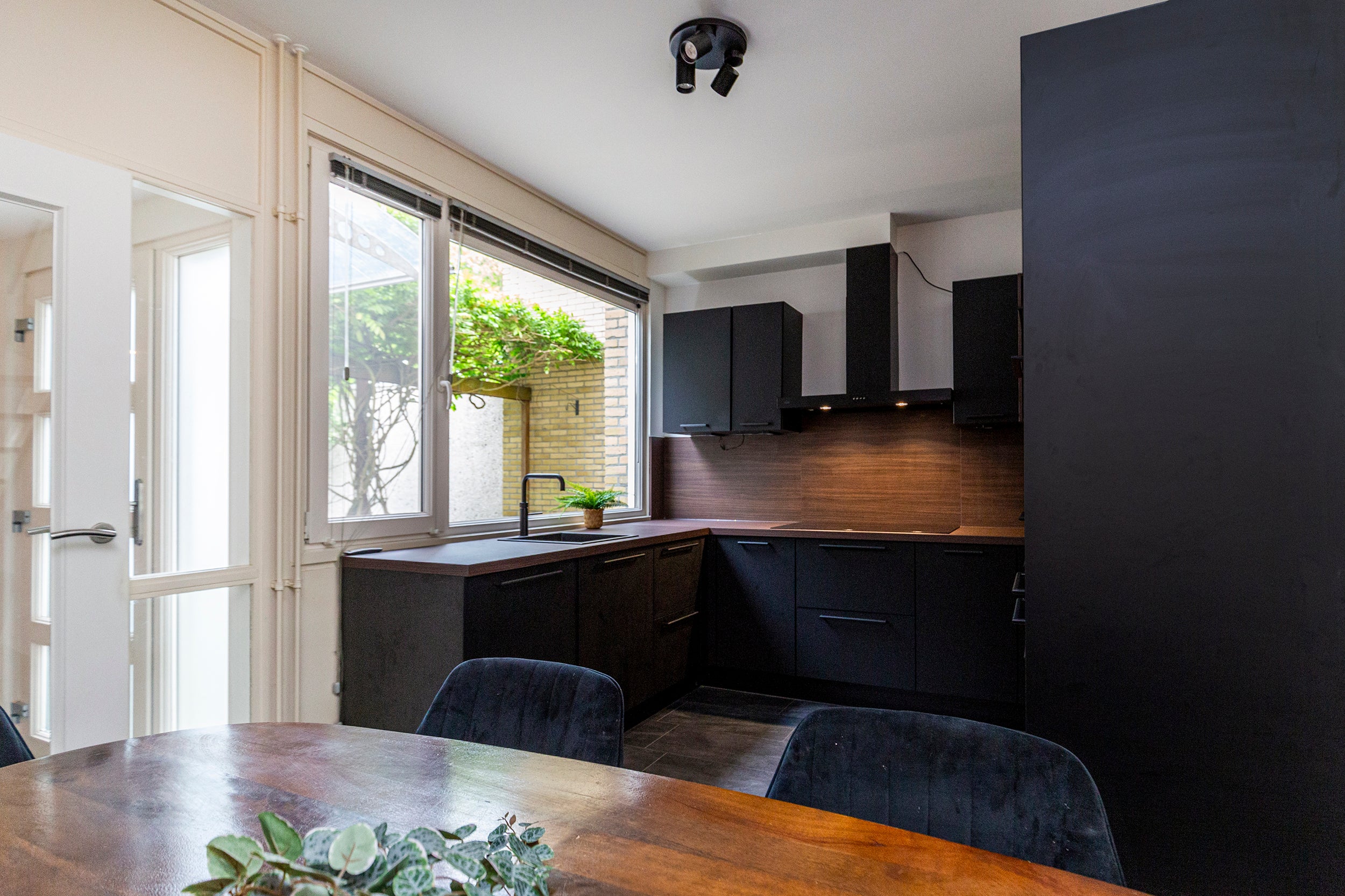 Tussenwoning te koop: Magnoliahove 28, Kwintsheul