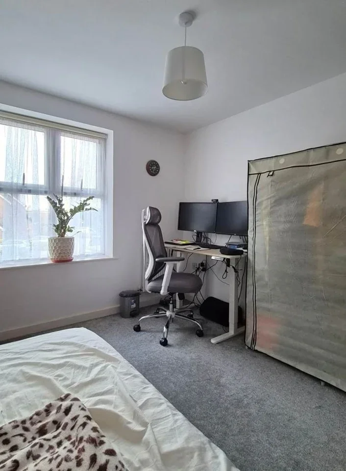 Room Courtlands Close in Watford