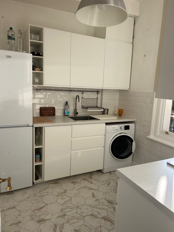 Room Albert Road in Greater London